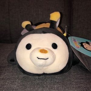 Laying hug me bee (Sunny)